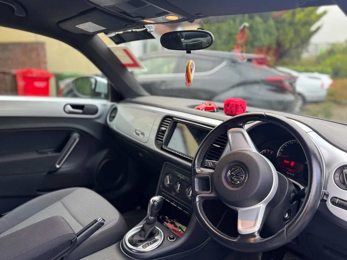 Volkswagen Beetle 2012 - Image 4