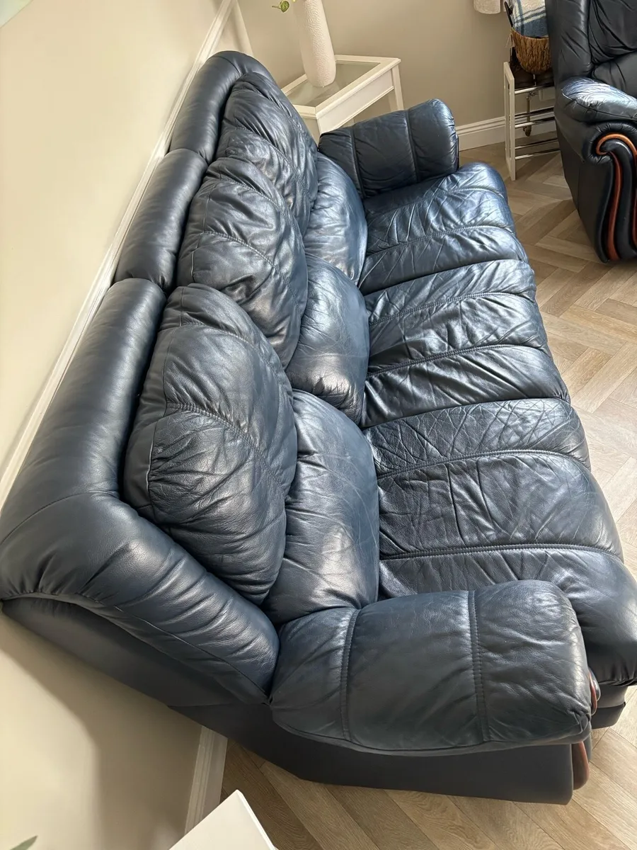 3 seater couch and single chair - Image 3