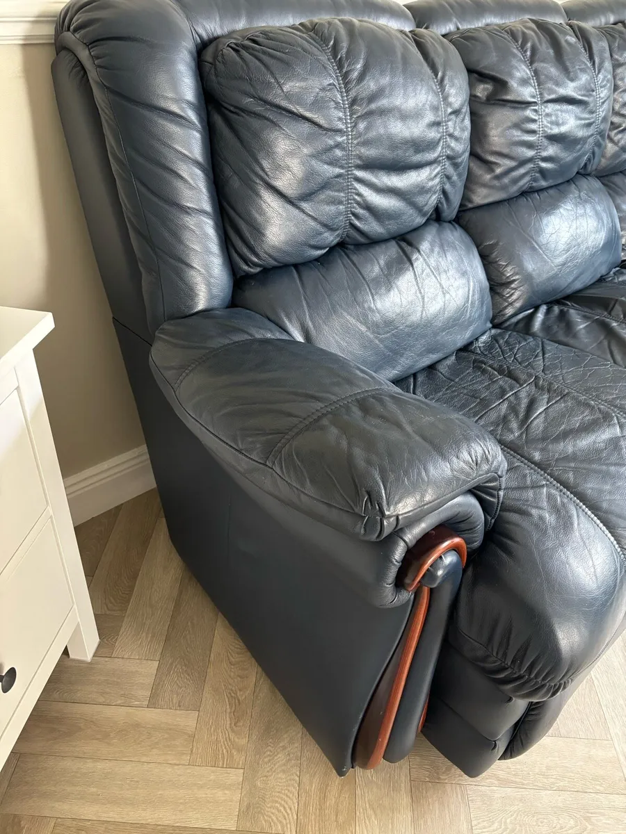 3 seater couch and single chair - Image 4
