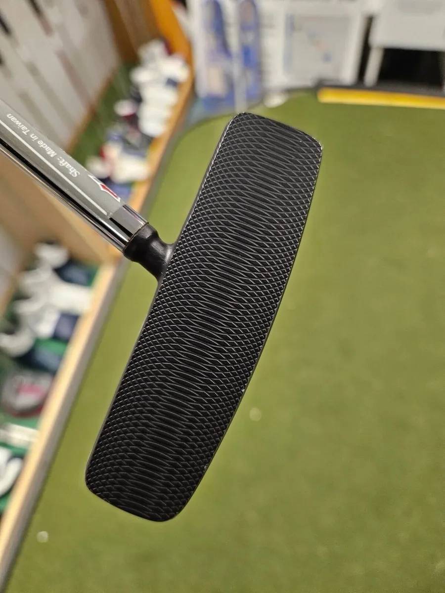 Wilson Staff Infinite South Side Putter - Image 4