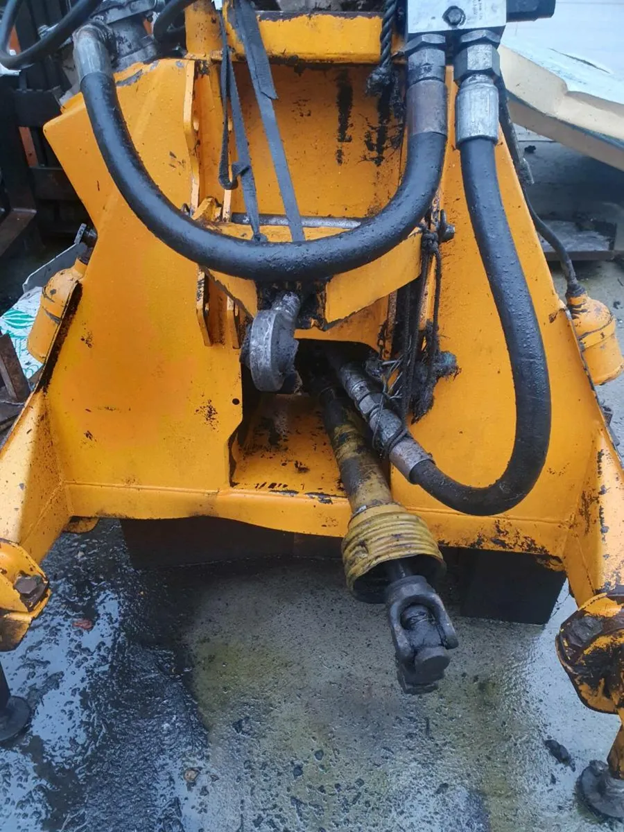 7.6 m hedgecutter - Image 2