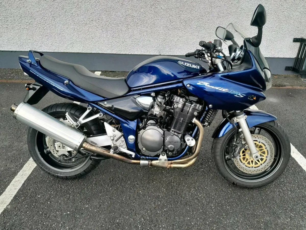 Suzuki gsf1200s Bandit Mk2 MINT 2001 - Image 1
