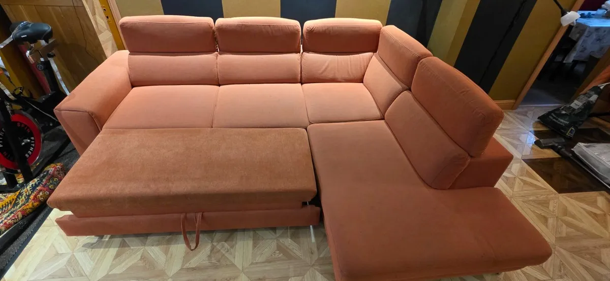 For Sale: Stylish Corner Sofa Bed with Storage - Image 4