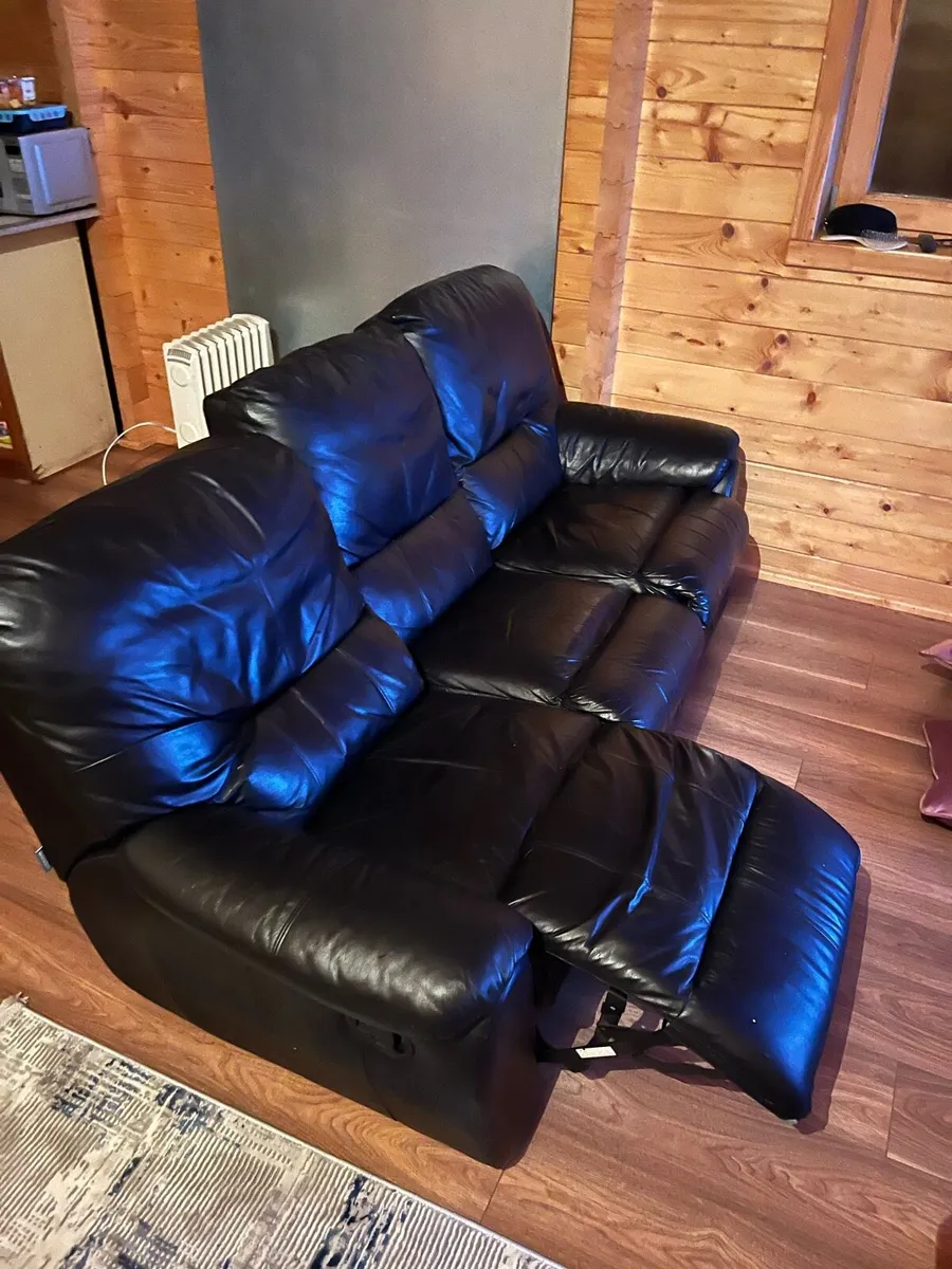 Leather recliner sofa - Image 2