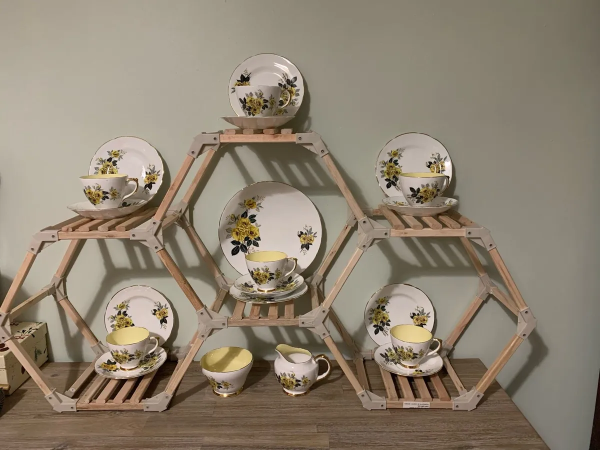 21 Piece Tudor China Tea Set - Image 1