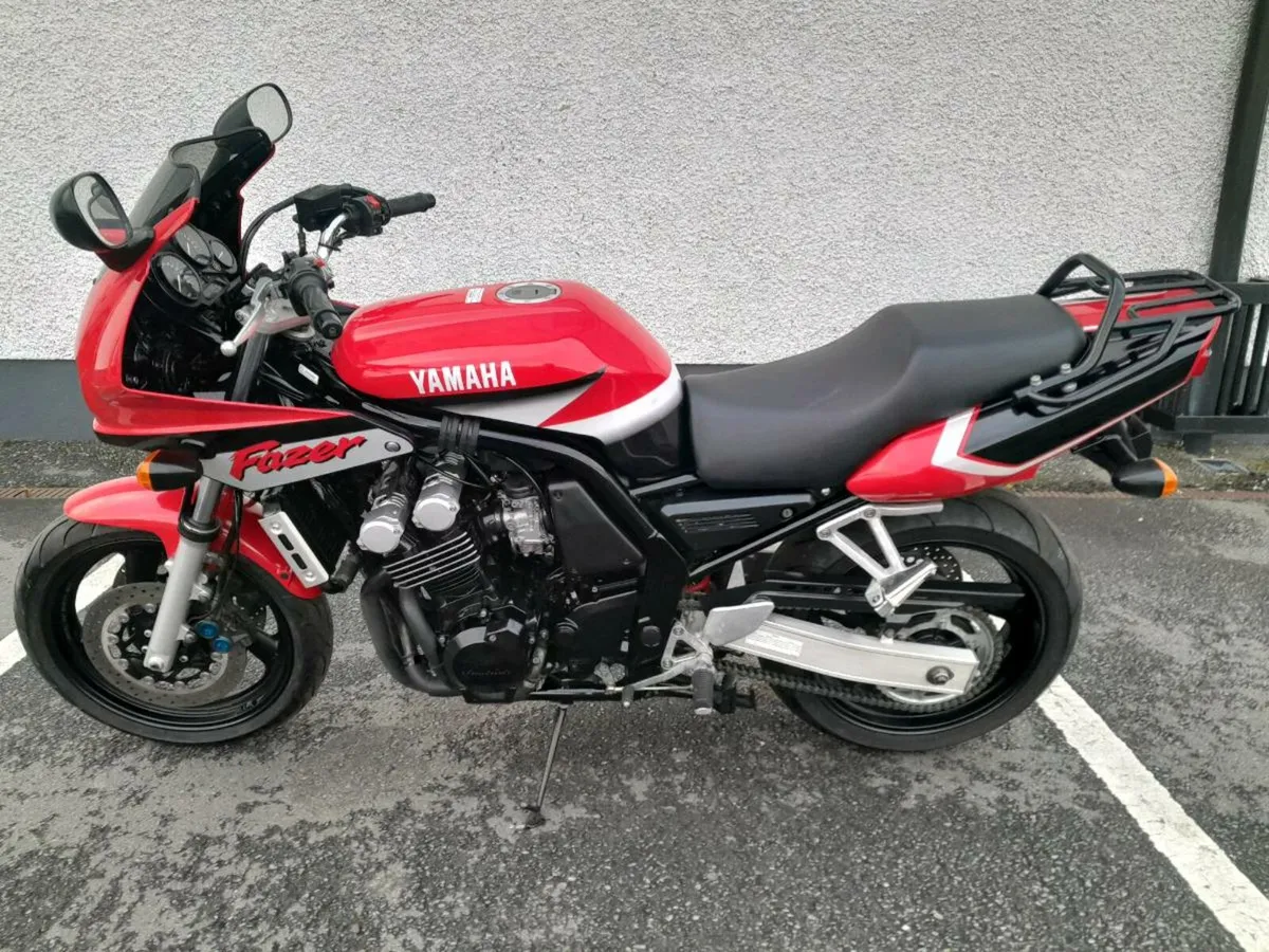 Yamaha fzs600 fazer AS NEW 2002 - Image 4