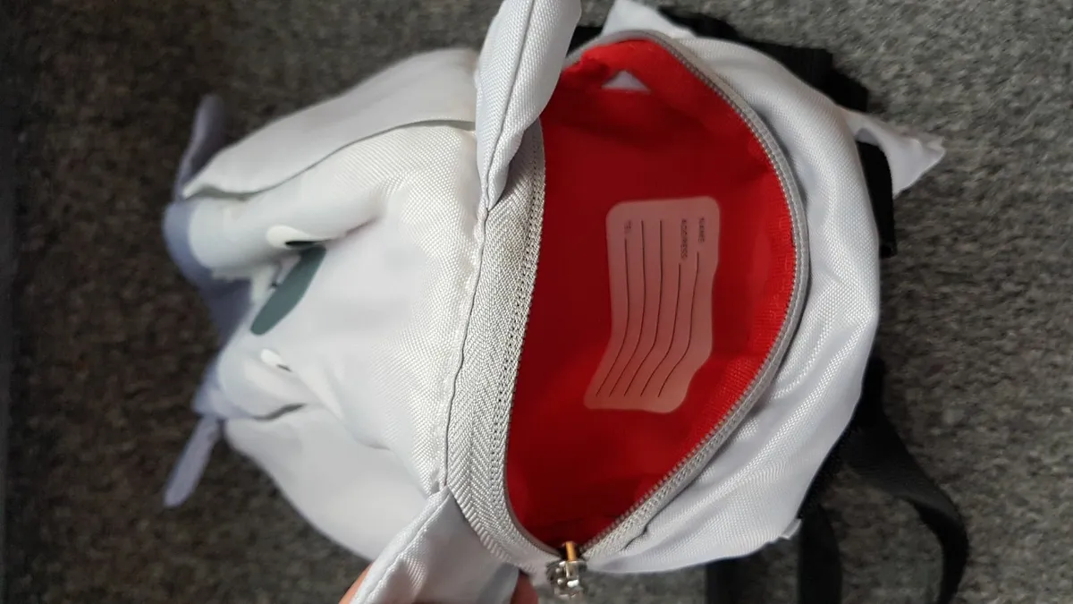 Toddler backpack with rein BRAND NEW - Image 4