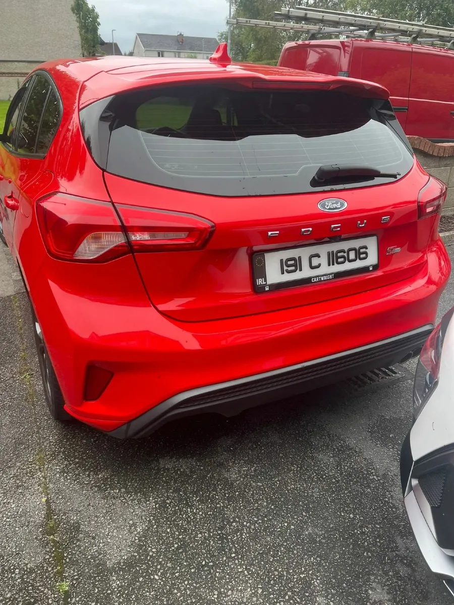 Ford Focus 2019 - Image 2