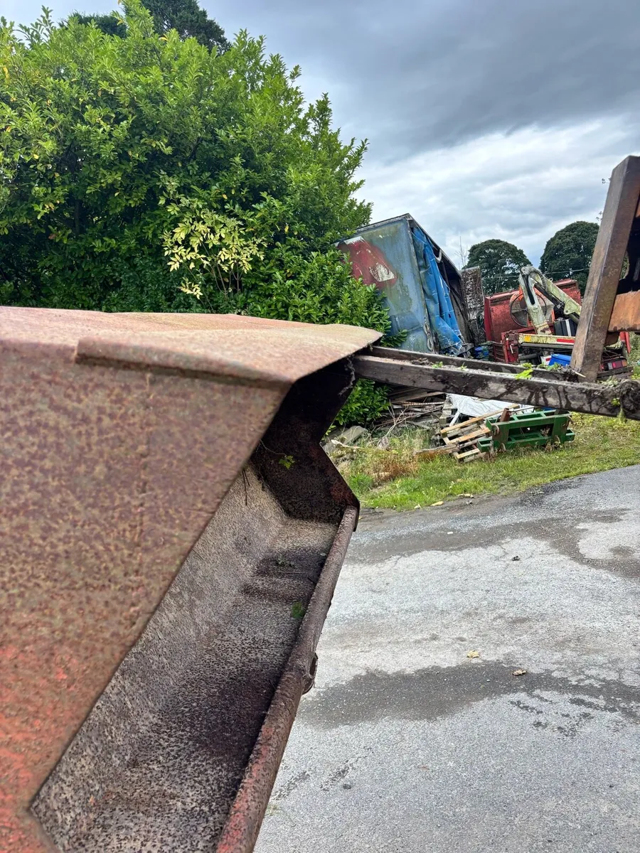 Bucket of jcb - Image 1