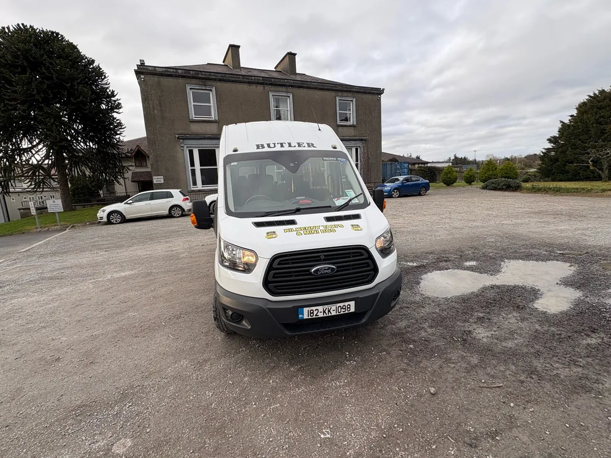 2018(182) Ford Transit 17 passenger minibus - Image 2