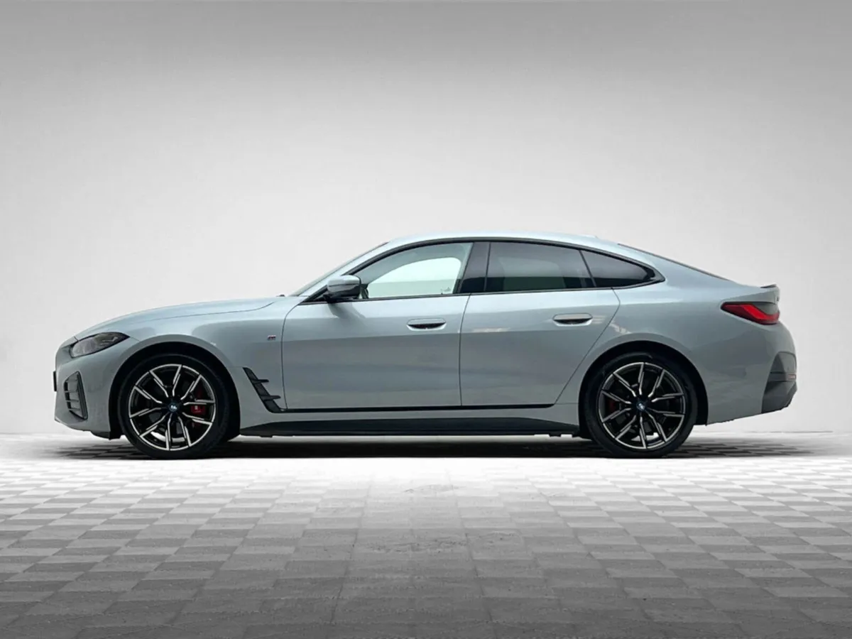 BMW i4 EDRIVE40 M SPORT - Image 4