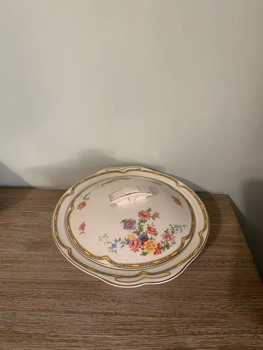 Johnston Bros England 6 plates and soup bowl - Image 4