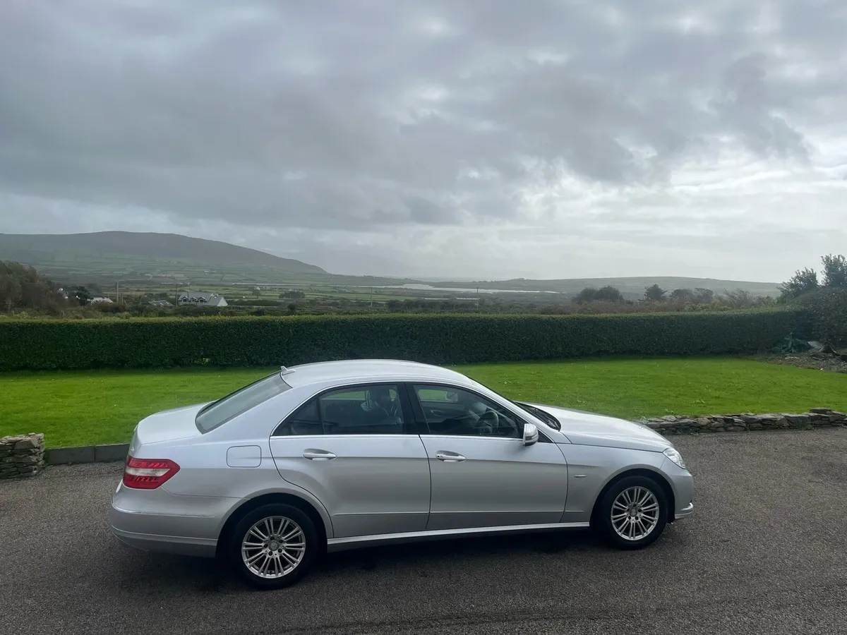 Mercedes 220 d - Image 4