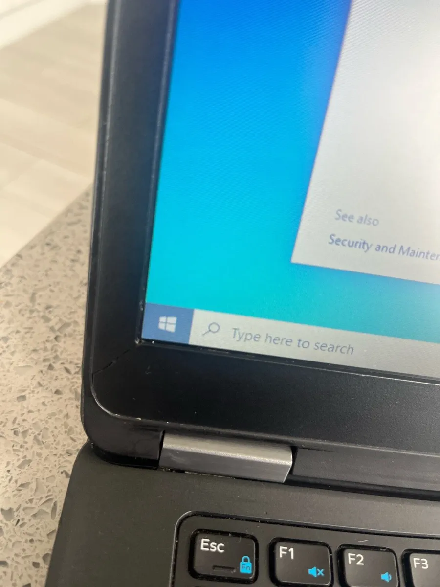Dell laptop 5470 - Image 4
