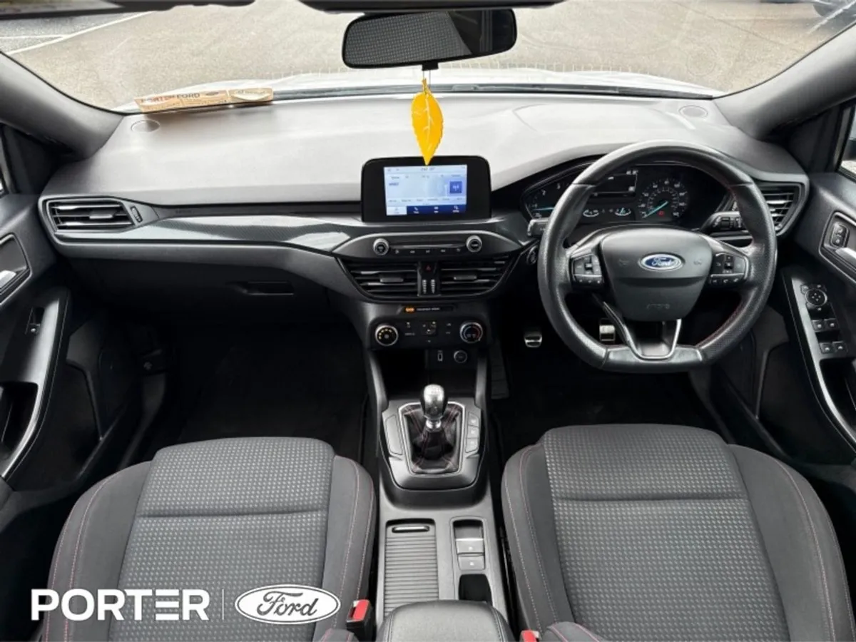 Ford Focus 1.5 Tdci St-line 120PS - Image 2