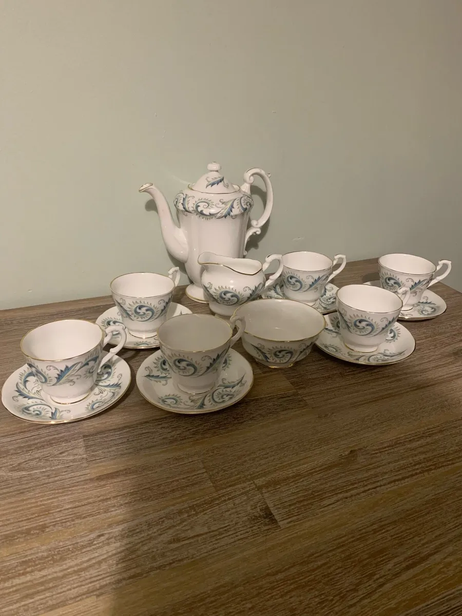 15 Piece Royal Standard Garland China Tea Set - Image 3