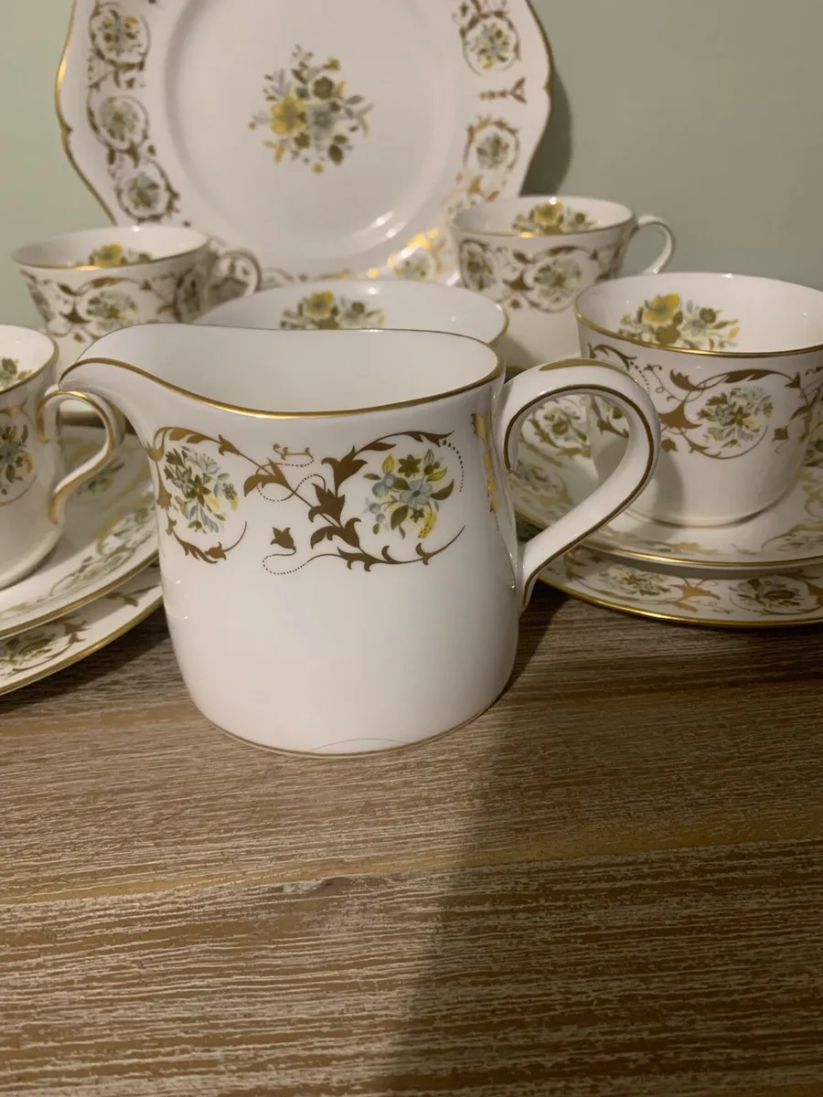 21 Piece Royal Crown Derby Grosvener China tea set - Image 4