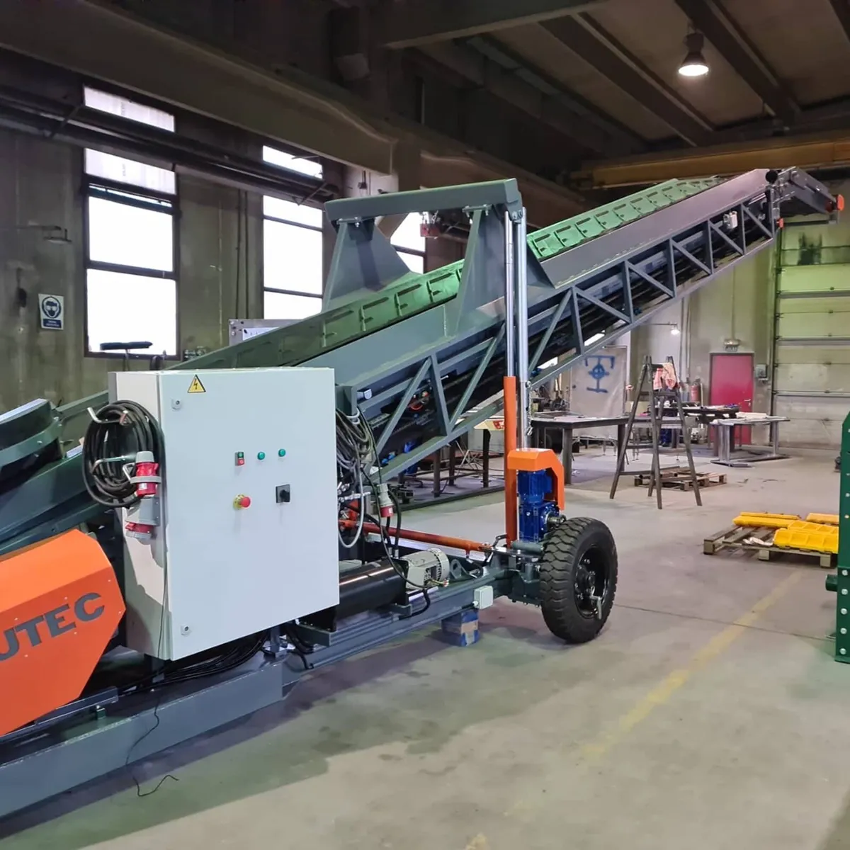 Wanted elevator with side shift head 40 ft contain - Image 1