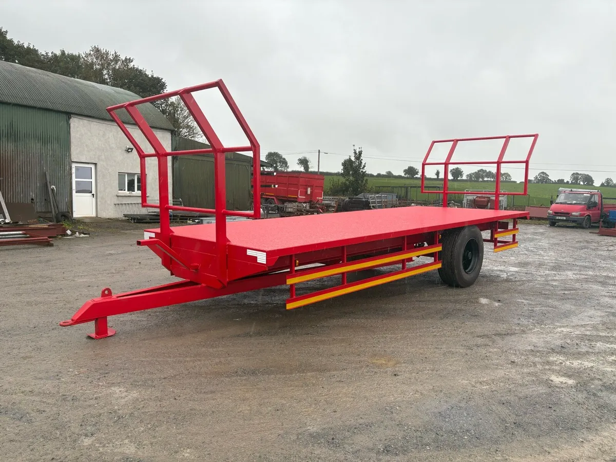 Bale trailer - Image 1