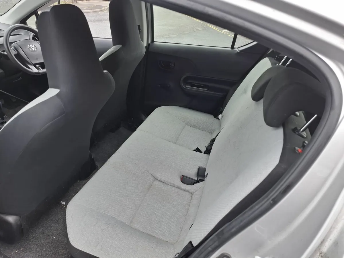 Toyota Aqua 2017 - Image 2