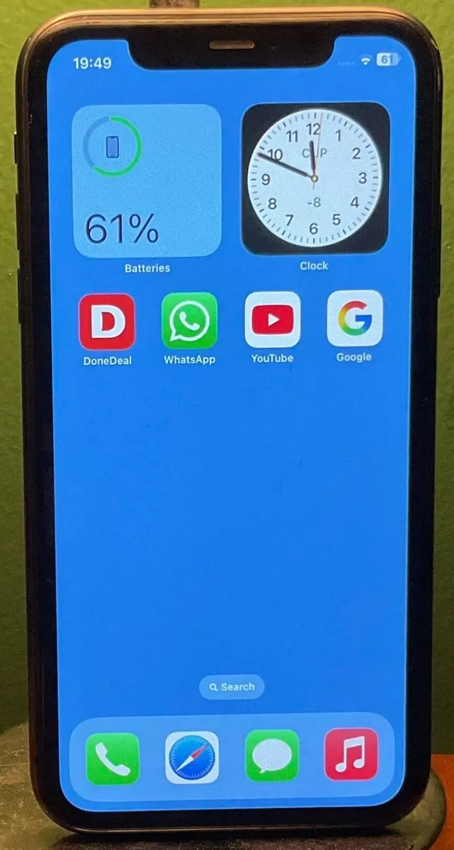 iPhone 11 - Image 2