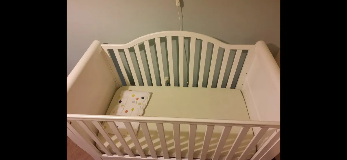 Baby sleigh cot bed - Image 3