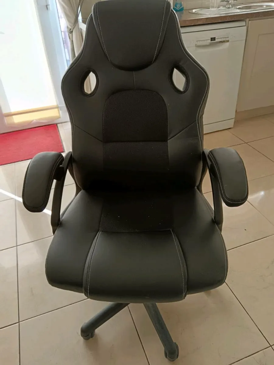 Gaming chair - Image 1