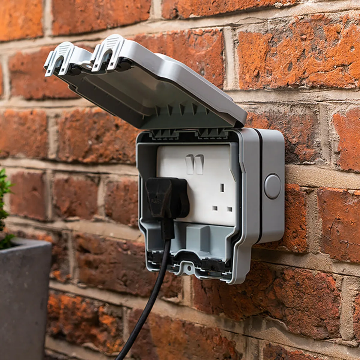 Outside Socket