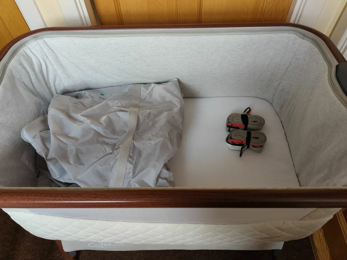Bedside crib - Image 2