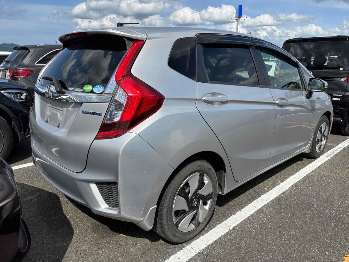 Car - Image 2