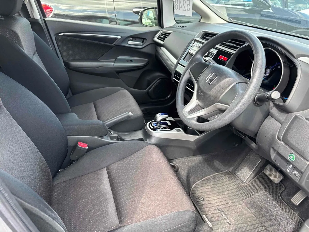 Car - Image 3