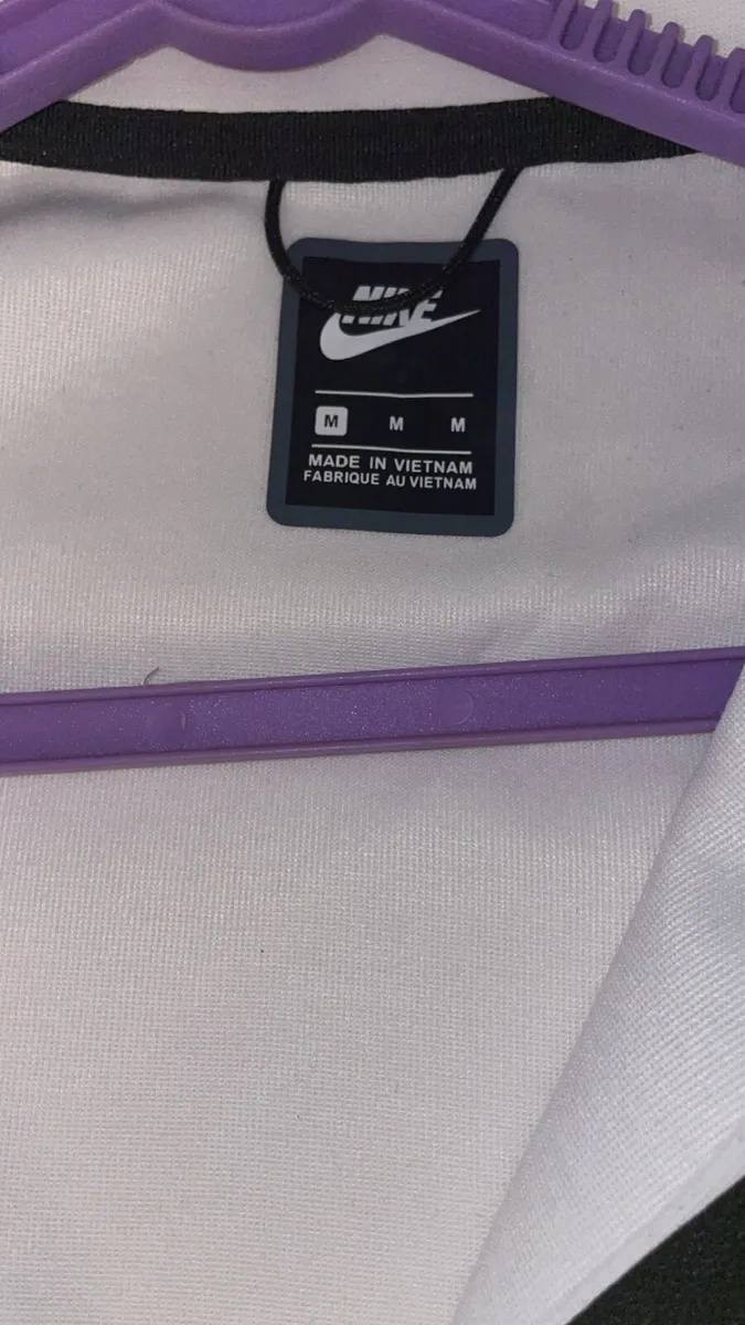 White Nike tech fleece - Image 3
