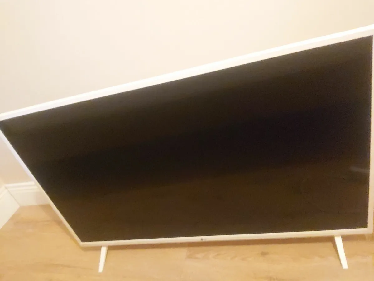 Smart TV - LG 43" Ultra HD (UQ76906LE) , 2022 - Image 2