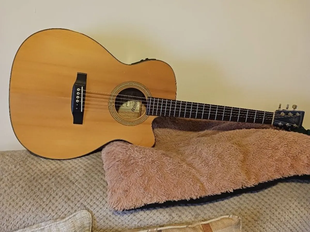 Semi acoustic guitar for sale - Image 3
