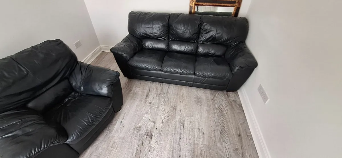 Suite of furniture - Image 2