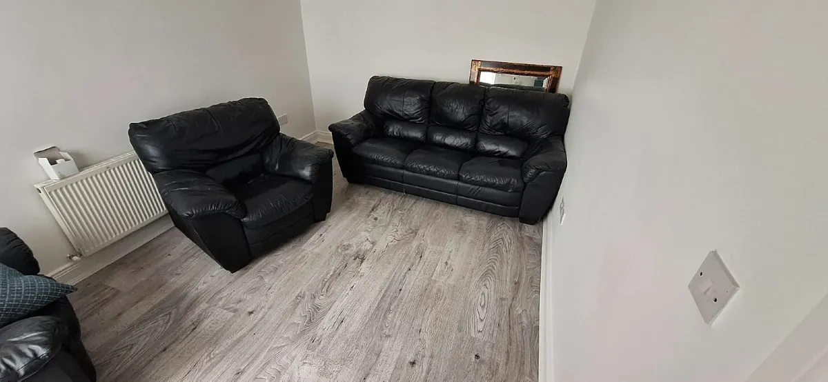 Suite of furniture - Image 3