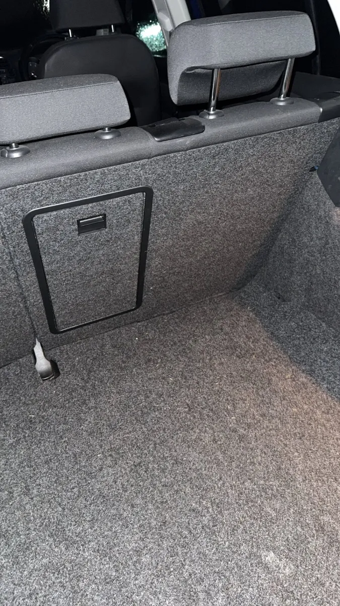 Volkswagen Golf 2011 - Image 4