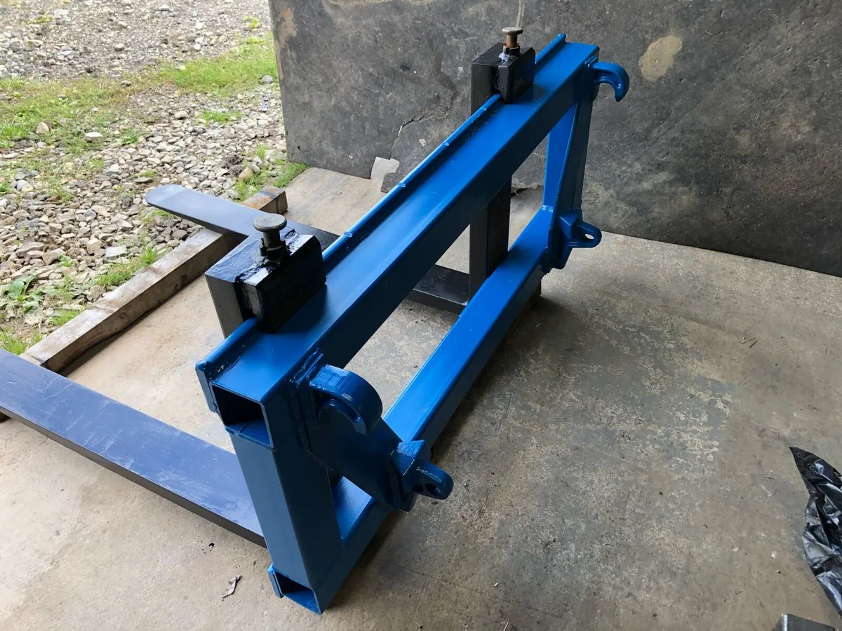 Pallet Forks on euro brackets - Image 4
