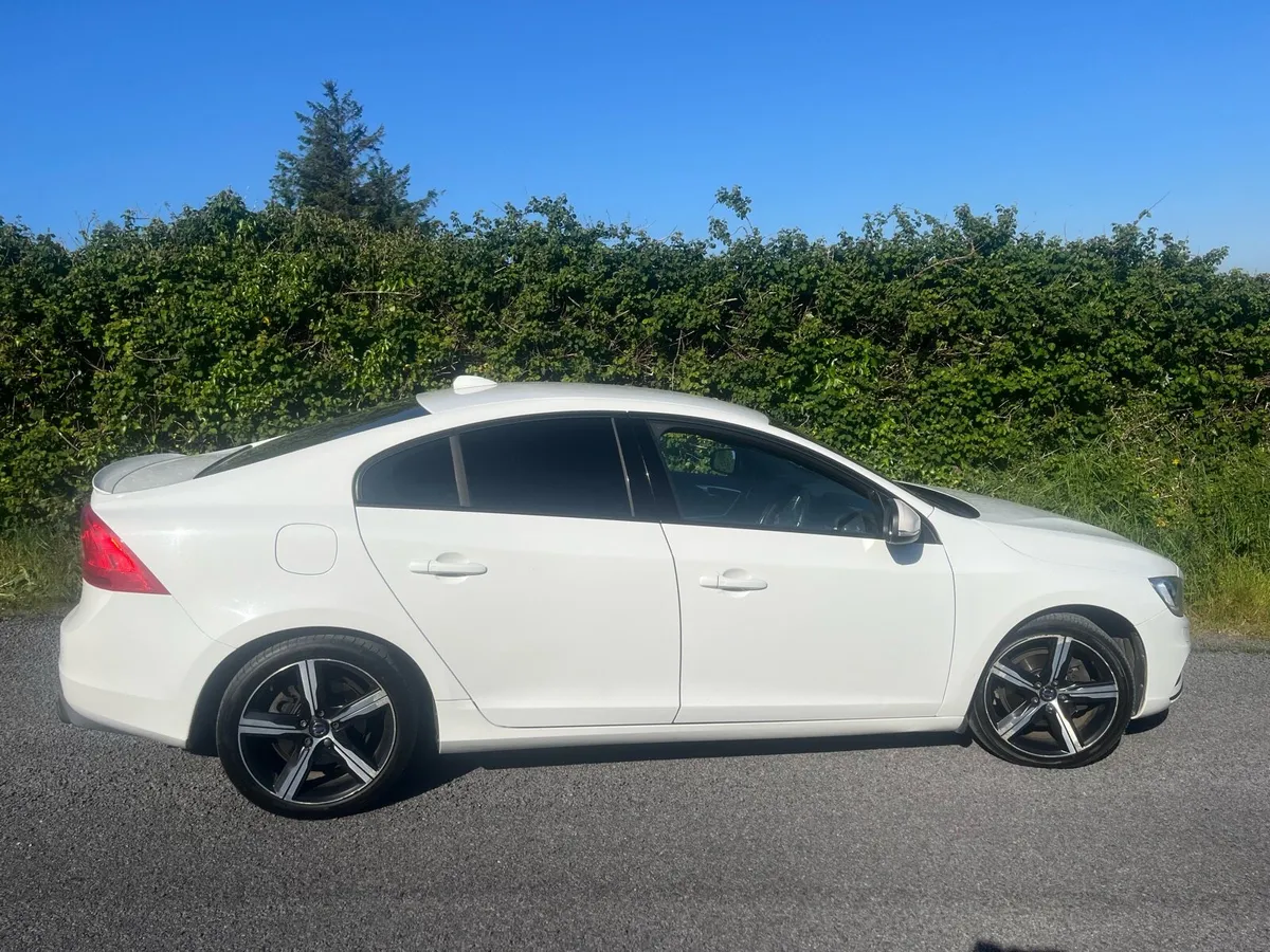 Volvo s60 R-Design sports . 2.0  diesel. - Image 4