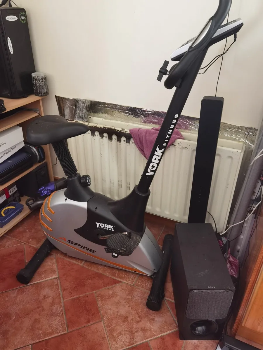 York exercise bike - Image 2