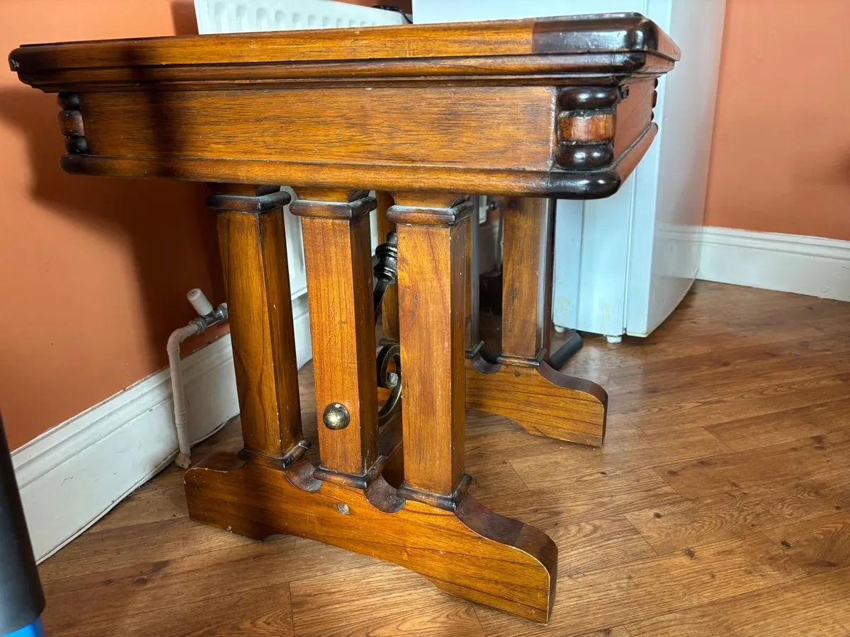 Oak coffee table - Image 1
