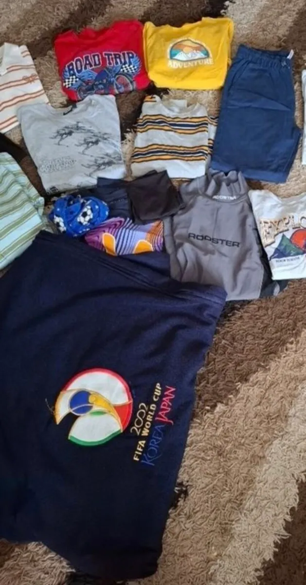 Boys clothes bundle 9-10 - Image 4