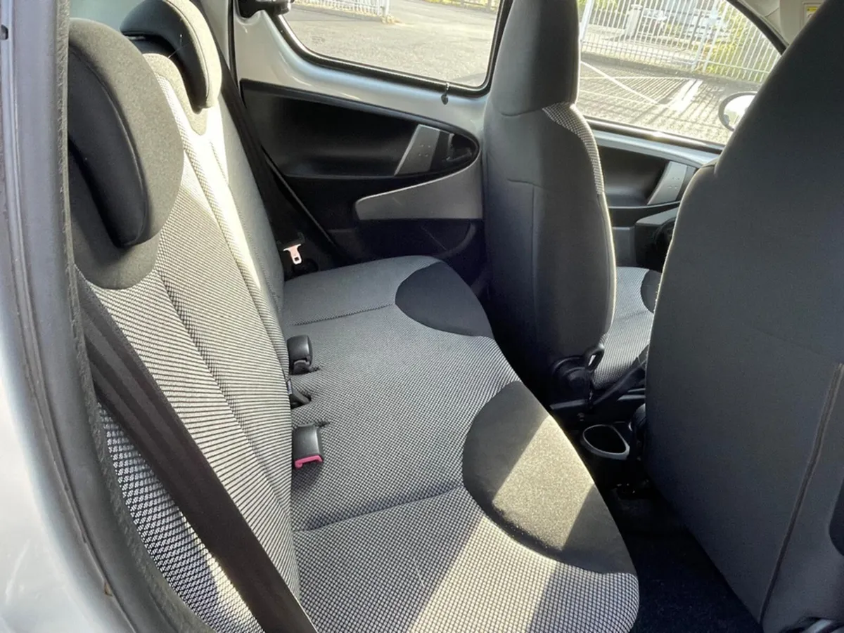 Toyota Aygo 1.0 AURA RC 4DR - Image 4
