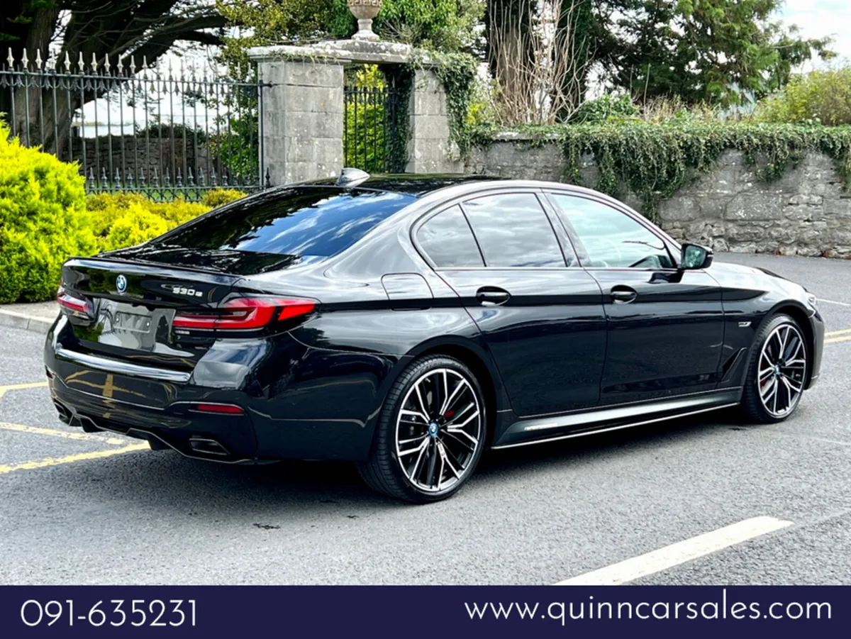 BMW 5-Series 530e M-SPORT AUTO==HUGE SPEC==COST OV - Image 3