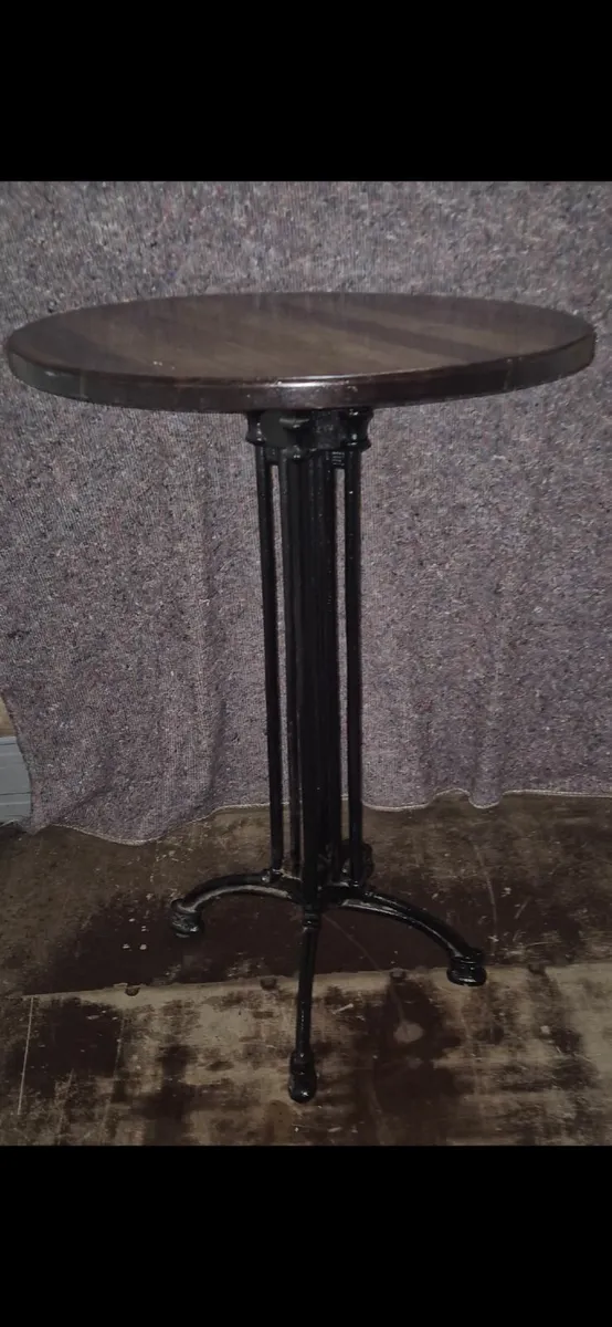 Cast iron table - Image 4