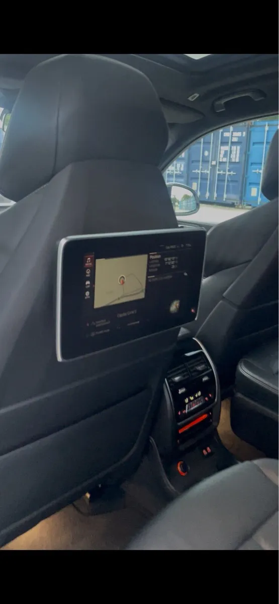 BMW X7 M50d - Image 3