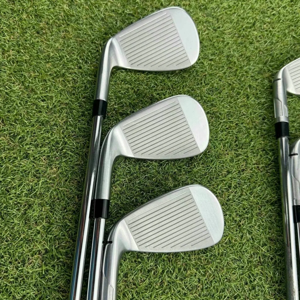 Taylormade Qi Irons / 5-Pw / Kbs Max Mt 85 Regular - Image 4