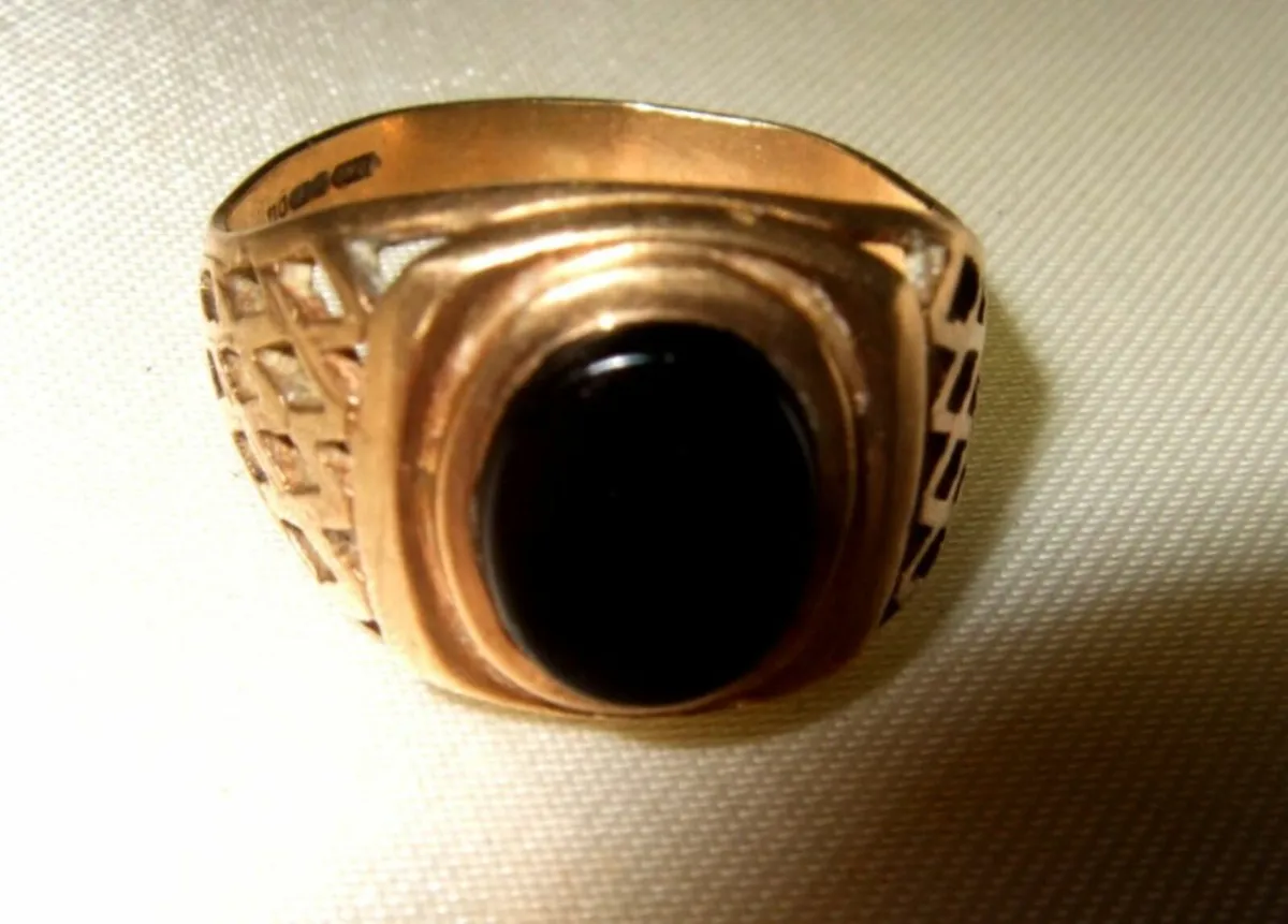 Vintage Gentlemans Signet Ring - Image 2
