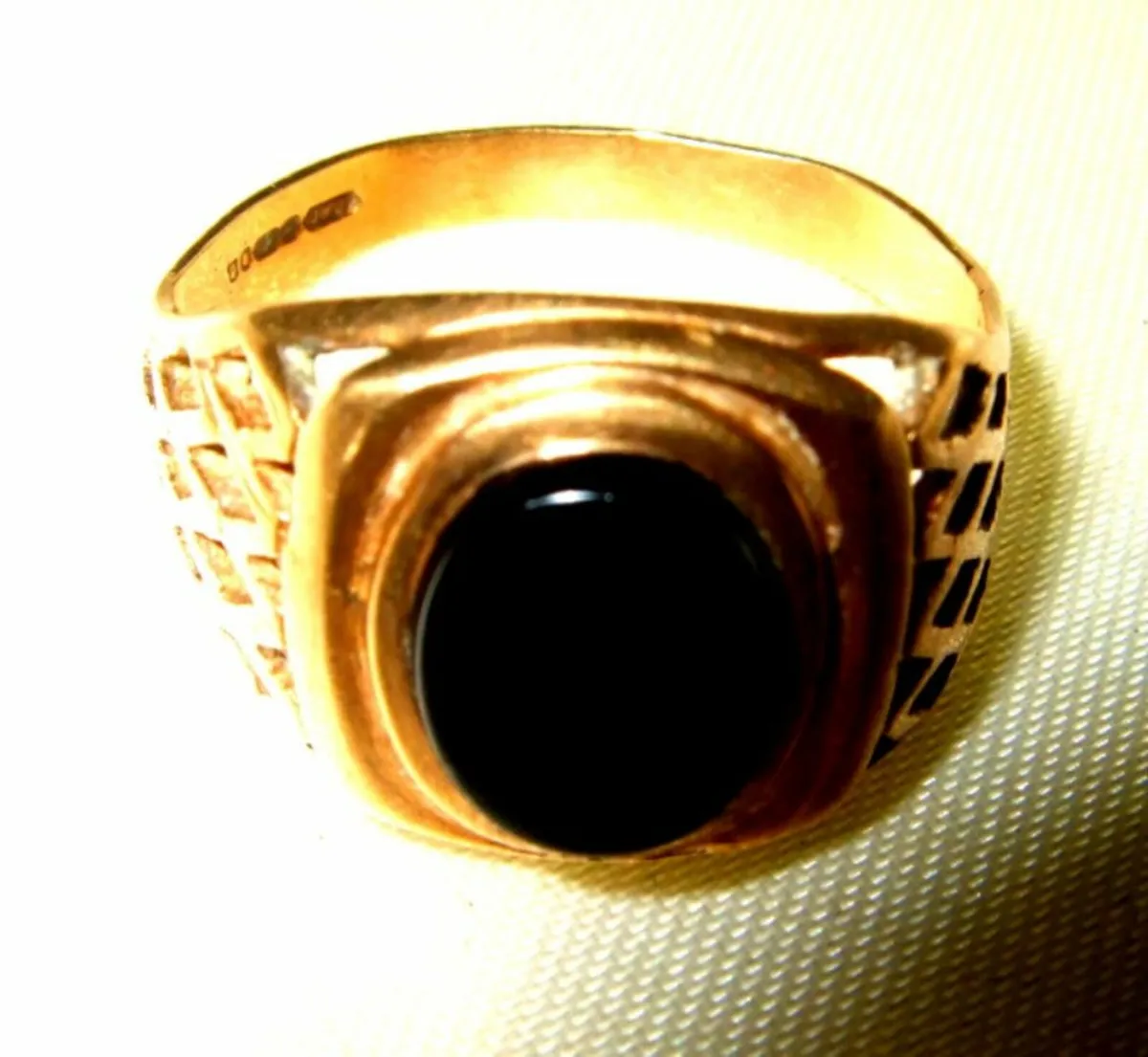Vintage Gentlemans Signet Ring - Image 3