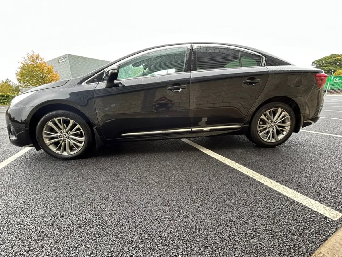 Toyota Avensis 1.6 D LUNA NAV ** IRISH CAR ** HIGH - Image 4